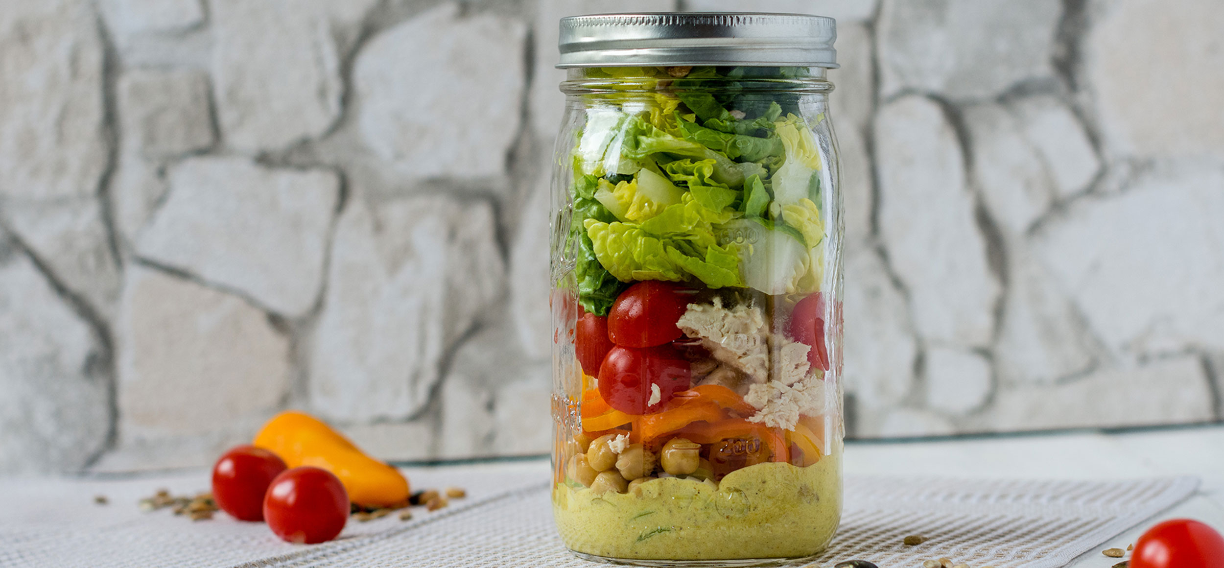 Salad with curry dressing
