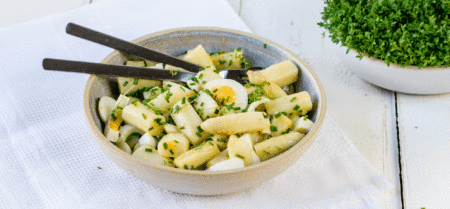Asparagus salat with egg